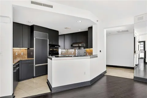 $717,000 | 700 Park Regency Place Northeast, Unit 2104, Atlanta, GA 30326