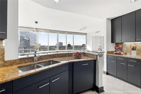 $717,000 | 700 Park Regency Place Northeast, Unit 2104, Atlanta, GA 30326