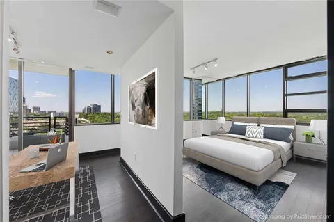 $675,000 | 700 Park Regency Place Northeast, Unit 2104, Atlanta, GA 30326