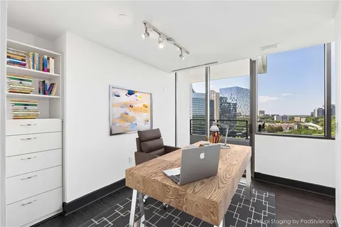 $675,000 | 700 Park Regency Place Northeast, Unit 2104, Atlanta, GA 30326