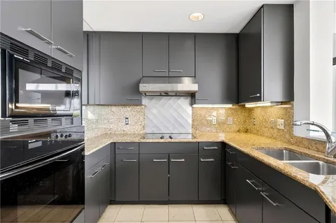 $717,000 | 700 Park Regency Place Northeast, Unit 2104, Atlanta, GA 30326