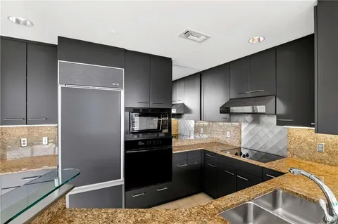 $717,000 | 700 Park Regency Place Northeast, Unit 2104, Atlanta, GA 30326