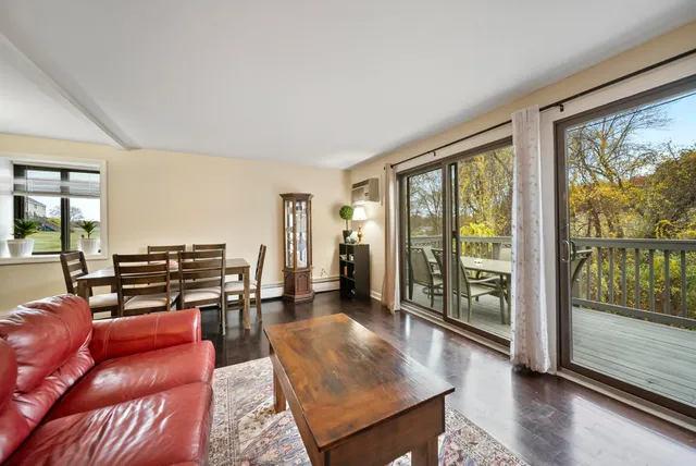 $329,900 | 69 Bayberry Lane, Londonderry, NH 03053