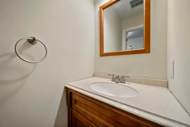 $329,900 | 69 Bayberry Lane, Londonderry, NH 03053