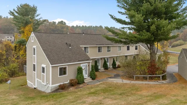 $329,900 | 69 Bayberry Lane, Londonderry, NH 03053