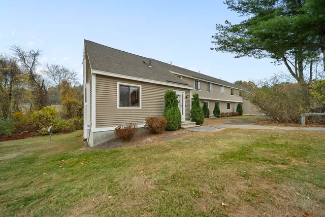 $329,900 | 69 Bayberry Lane, Londonderry, NH 03053