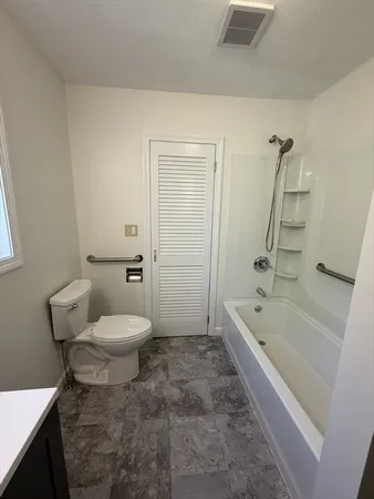 $1,900 | 326 North Main Street, Unit B, North Brookfield, MA 01535