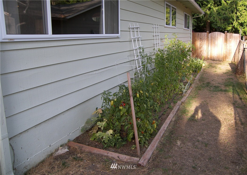 14432 158th Place Southeast Renton, WA 98059 - Photo 4 of 21