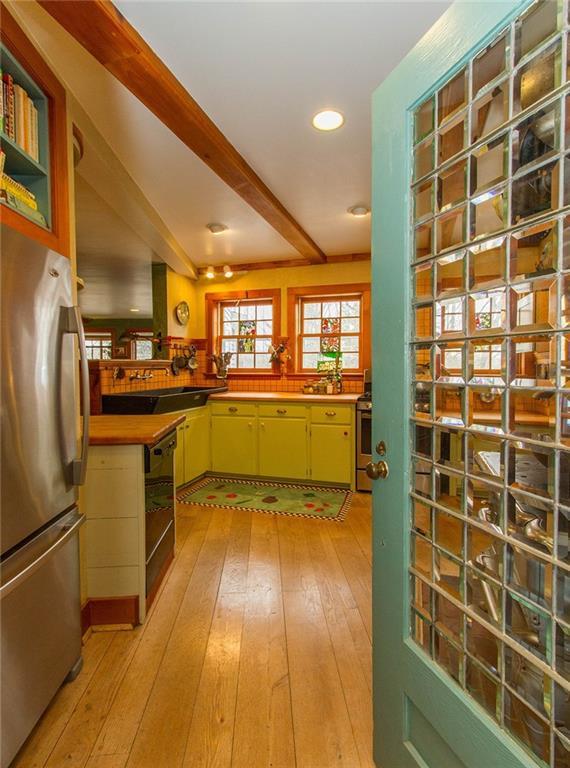 369 Old Union Road Washington, ME 04574 - Photo 8 of 35 Looking in to the kitchen from the...