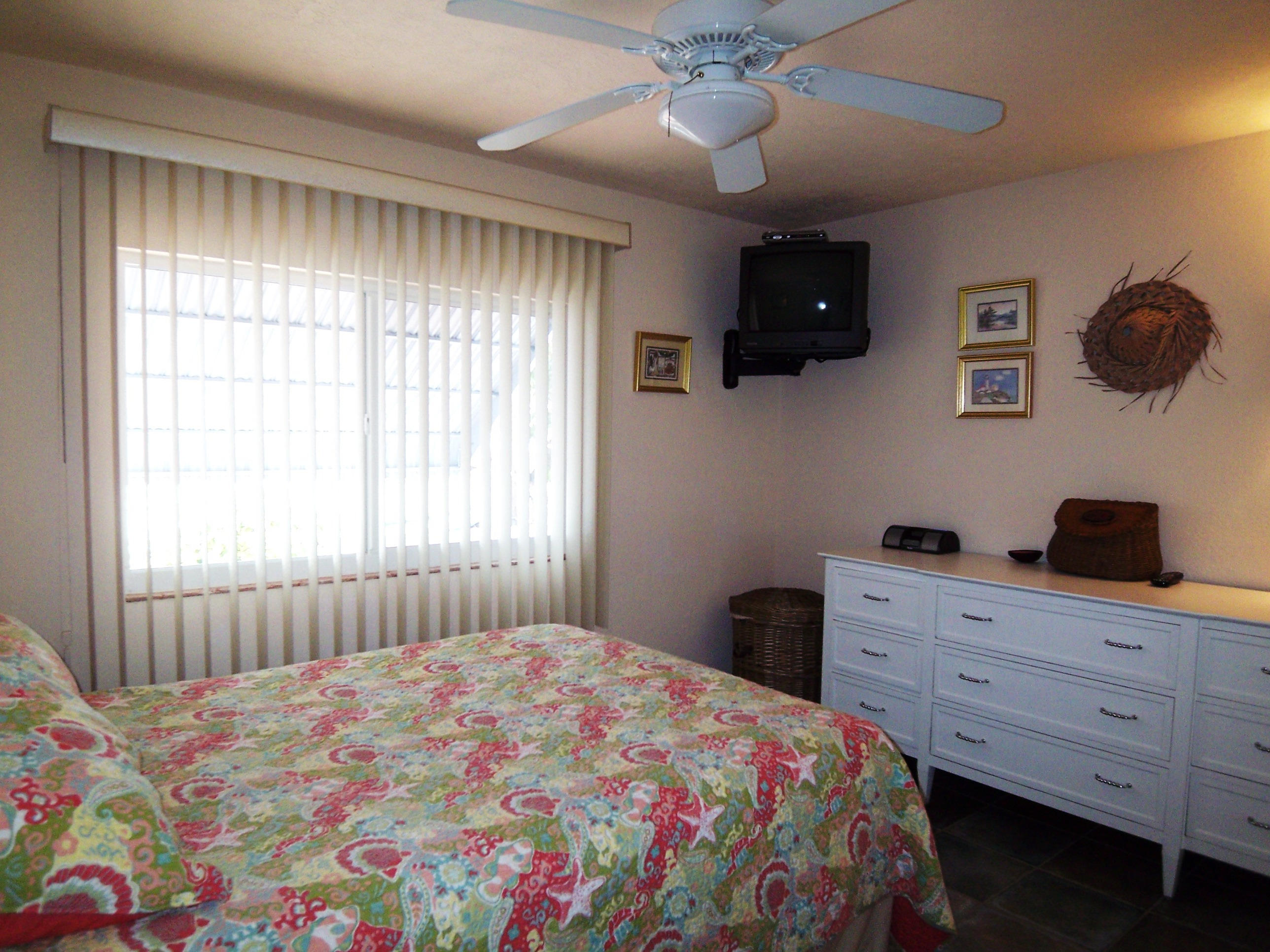 6 Snipe Road Key Largo, FL 33037 - Photo 13 of 27 Guest Bedroom