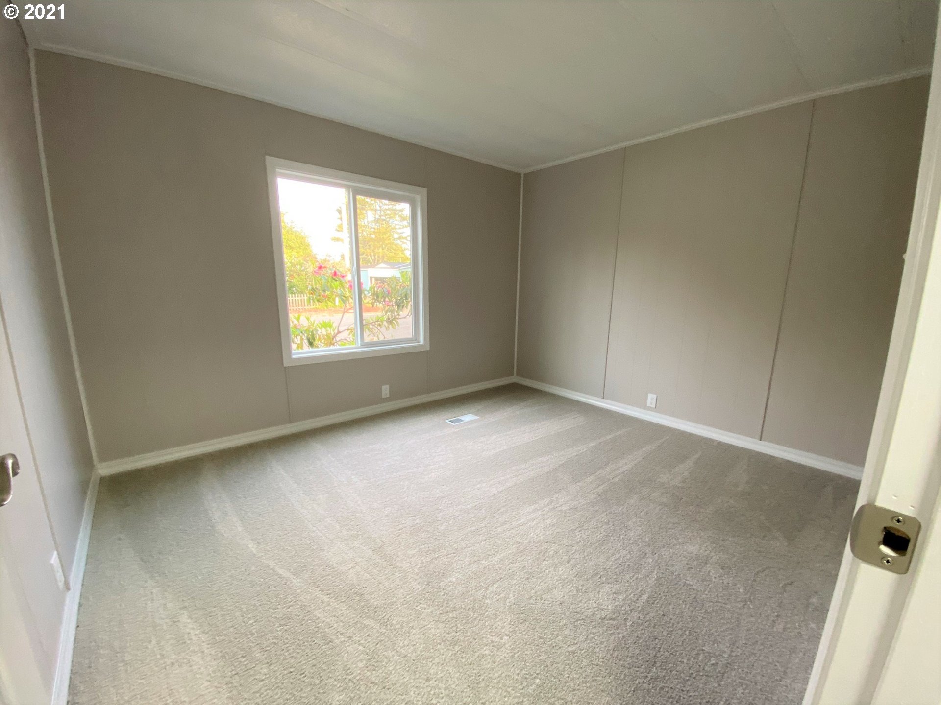 1590 Maple Street Florence, OR 97439 - Photo 15 of 25 Gallery Image 15