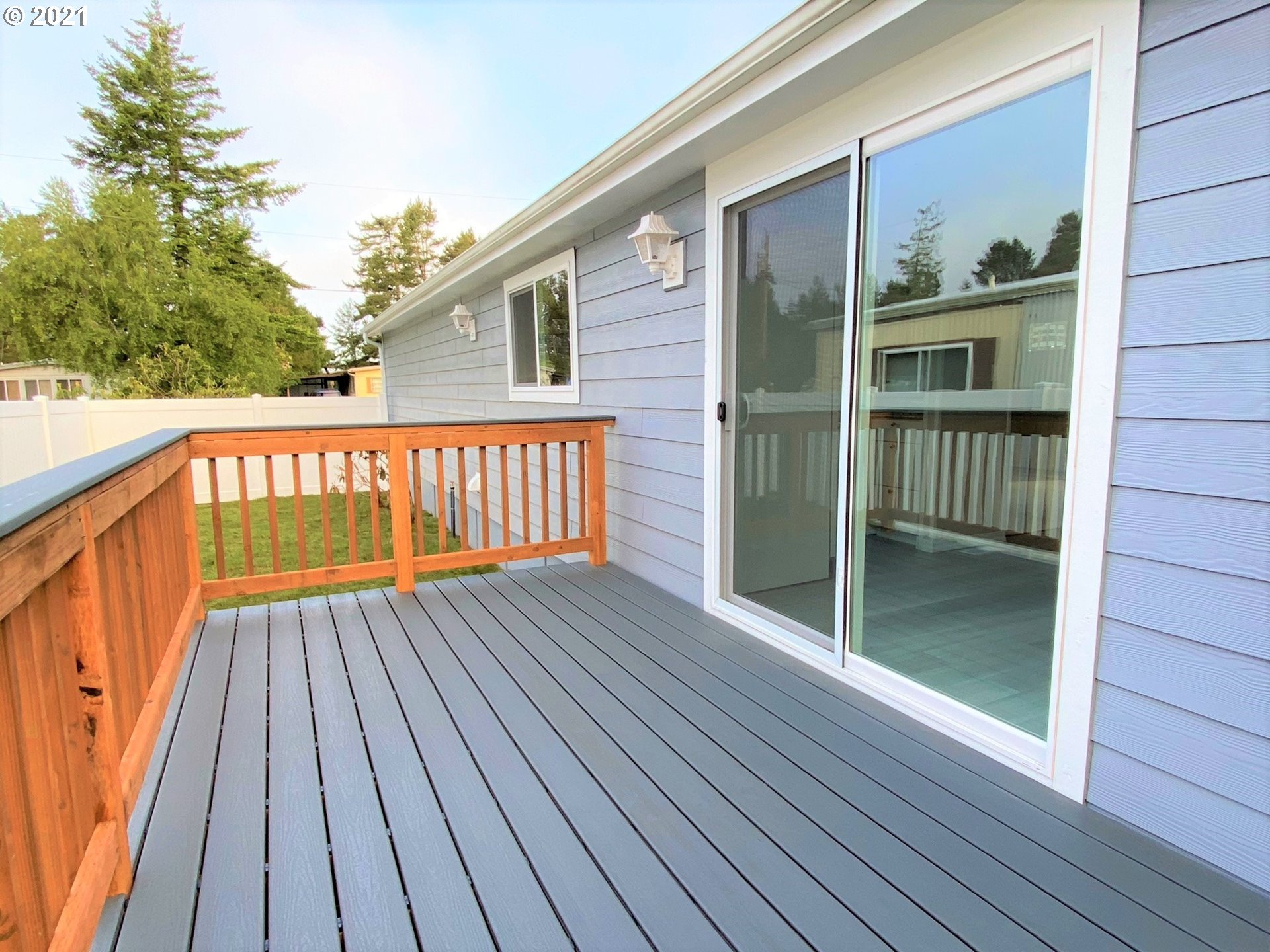 1590 Maple Street Florence, OR 97439 - Photo 19 of 25 Gallery Image 19