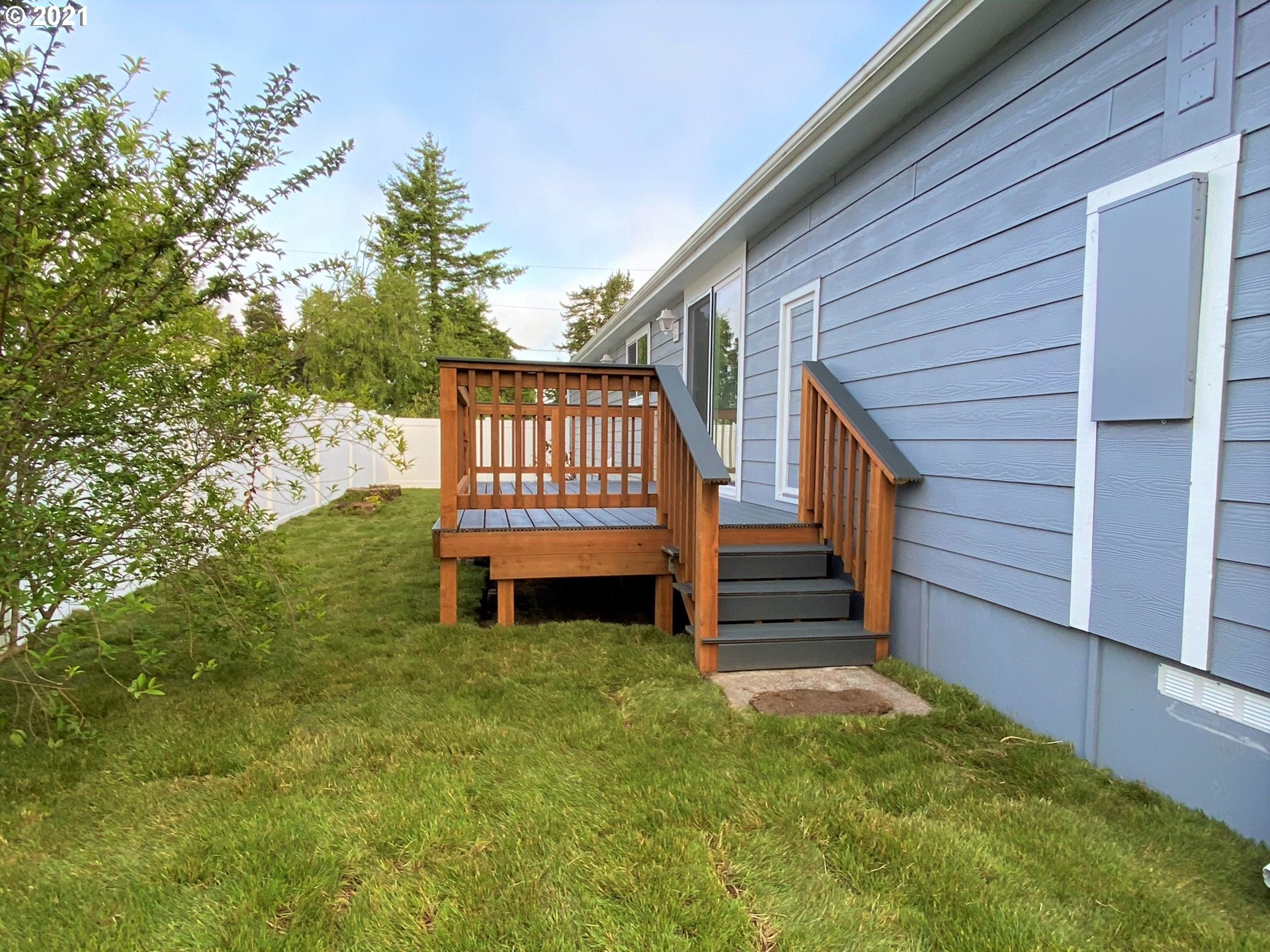 1590 Maple Street Florence, OR 97439 - Photo 21 of 25 Gallery Image 21
