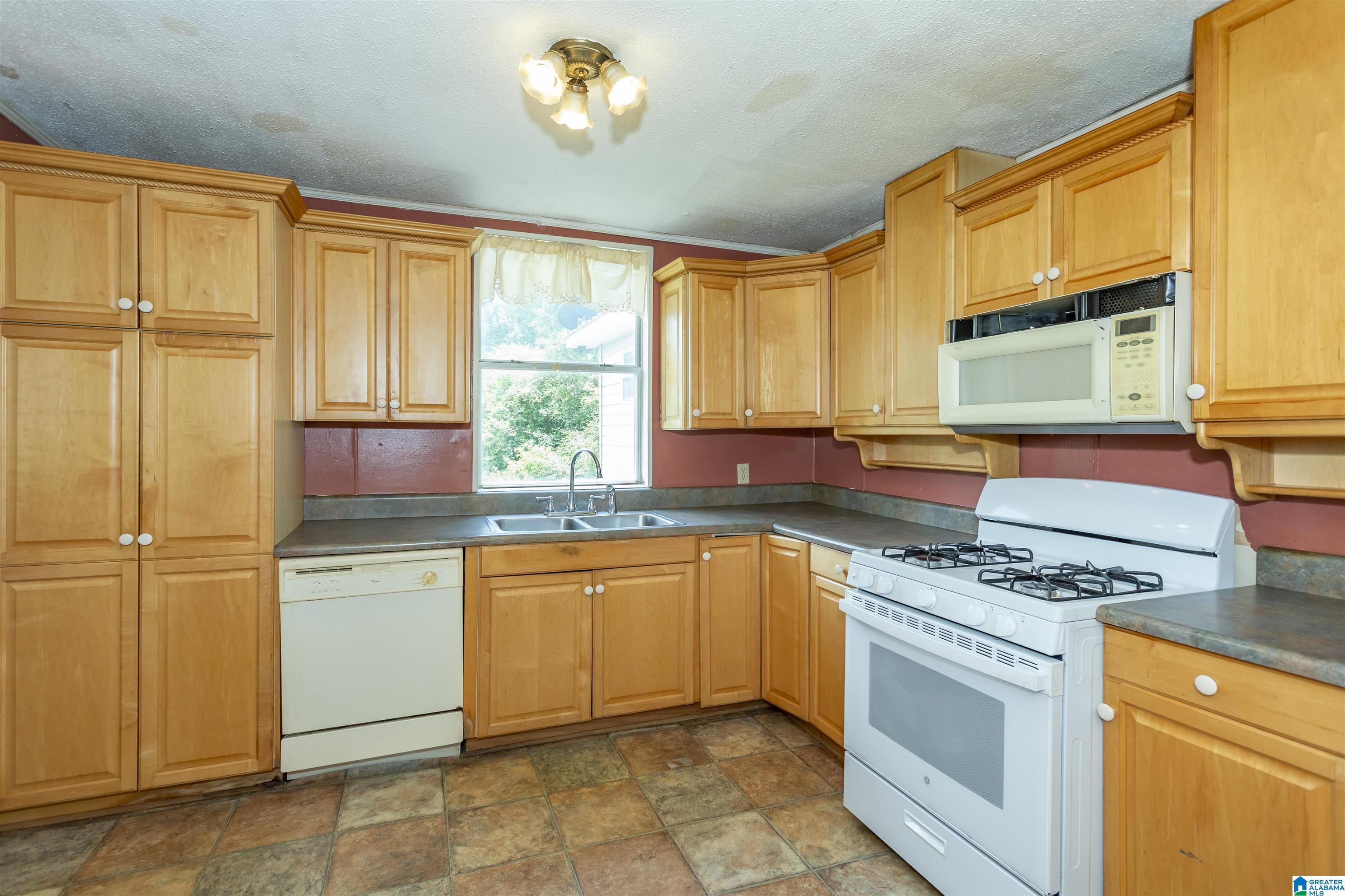 1675 Blue Eye Springs Road Lincoln, AL 35096 - Photo 13 of 60