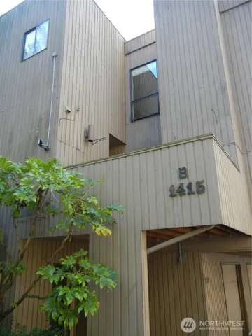 $379,950 | 1415 North 200th Street, Unit B1, Shoreline, WA 98133