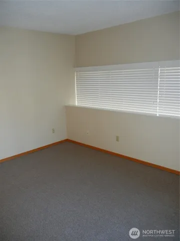 $379,950 | 1415 North 200th Street, Unit B1, Shoreline, WA 98133