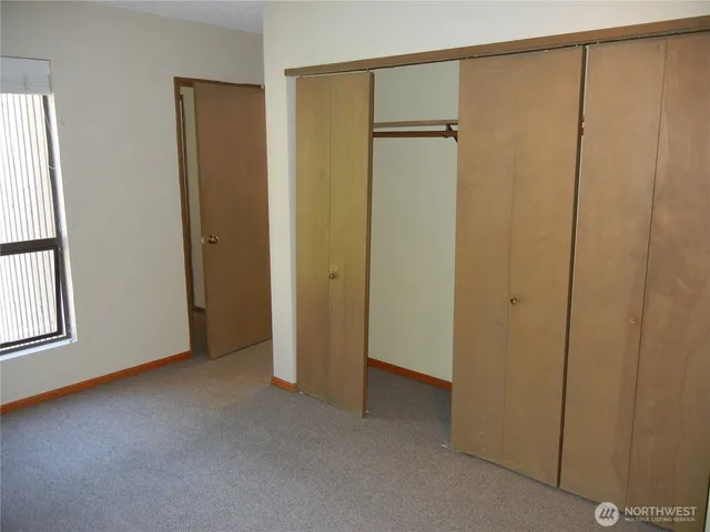 $379,950 | 1415 North 200th Street, Unit B1, Shoreline, WA 98133