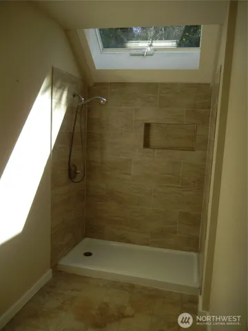 $379,950 | 1415 North 200th Street, Unit B1, Shoreline, WA 98133