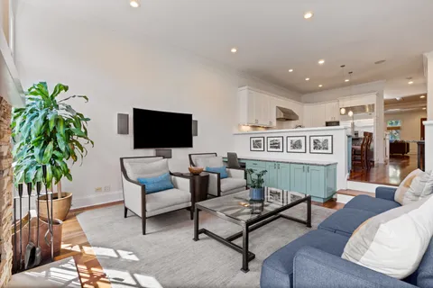 $1,695,000 | 1243 West Nelson Street, Chicago, IL 60657