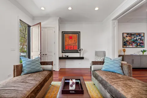$1,695,000 | 1243 West Nelson Street, Chicago, IL 60657
