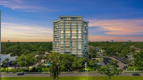 $685,000 | 2611 Bayshore Boulevard, Unit 207, Tampa, FL 33629