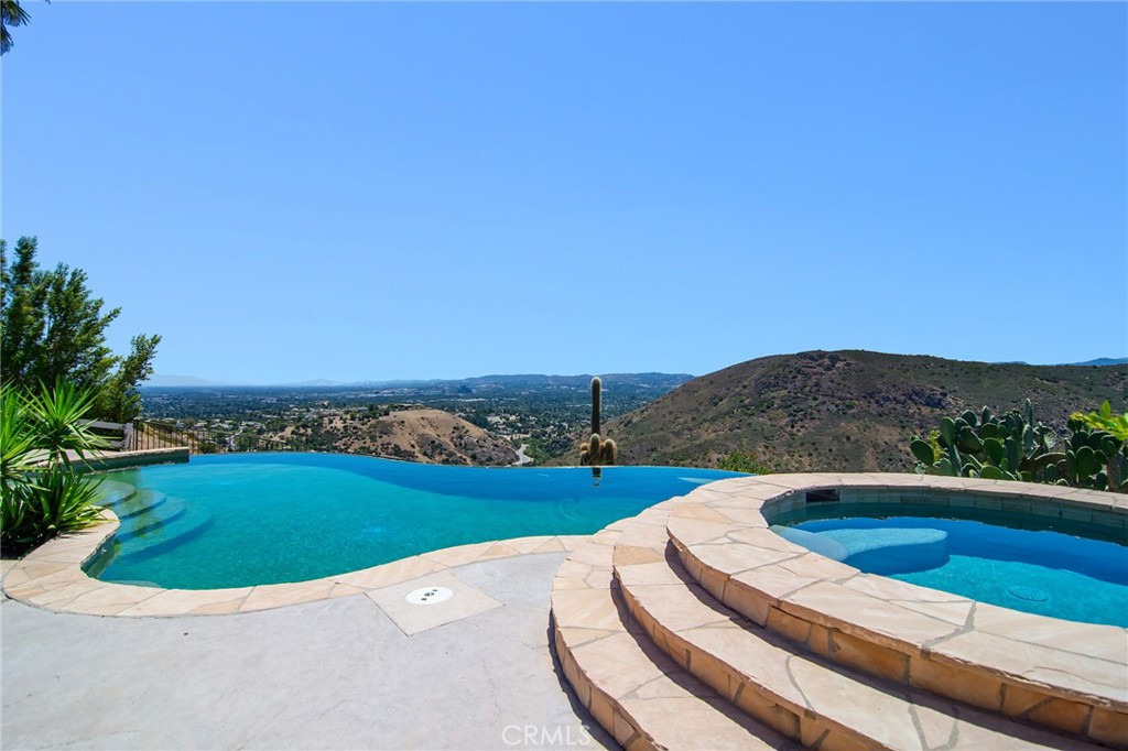 130 Dapplegray Road Bell Canyon, CA 91307 - Photo 6 of 62 Gallery Image 6