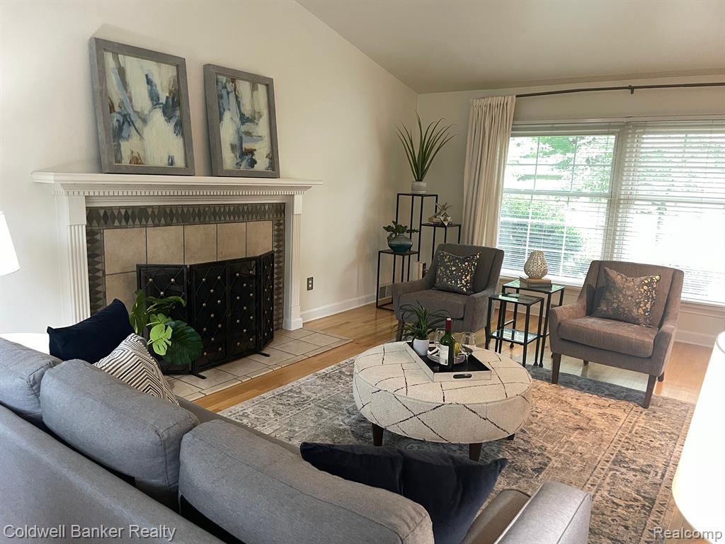 567 South Cranbrook Cross Road Bloomfield Hills, MI 48301 - Photo 7 of 35