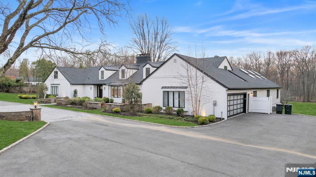 16 East Greenbrook Road Caldwell, NJ 07006 - Photo 1 of 34