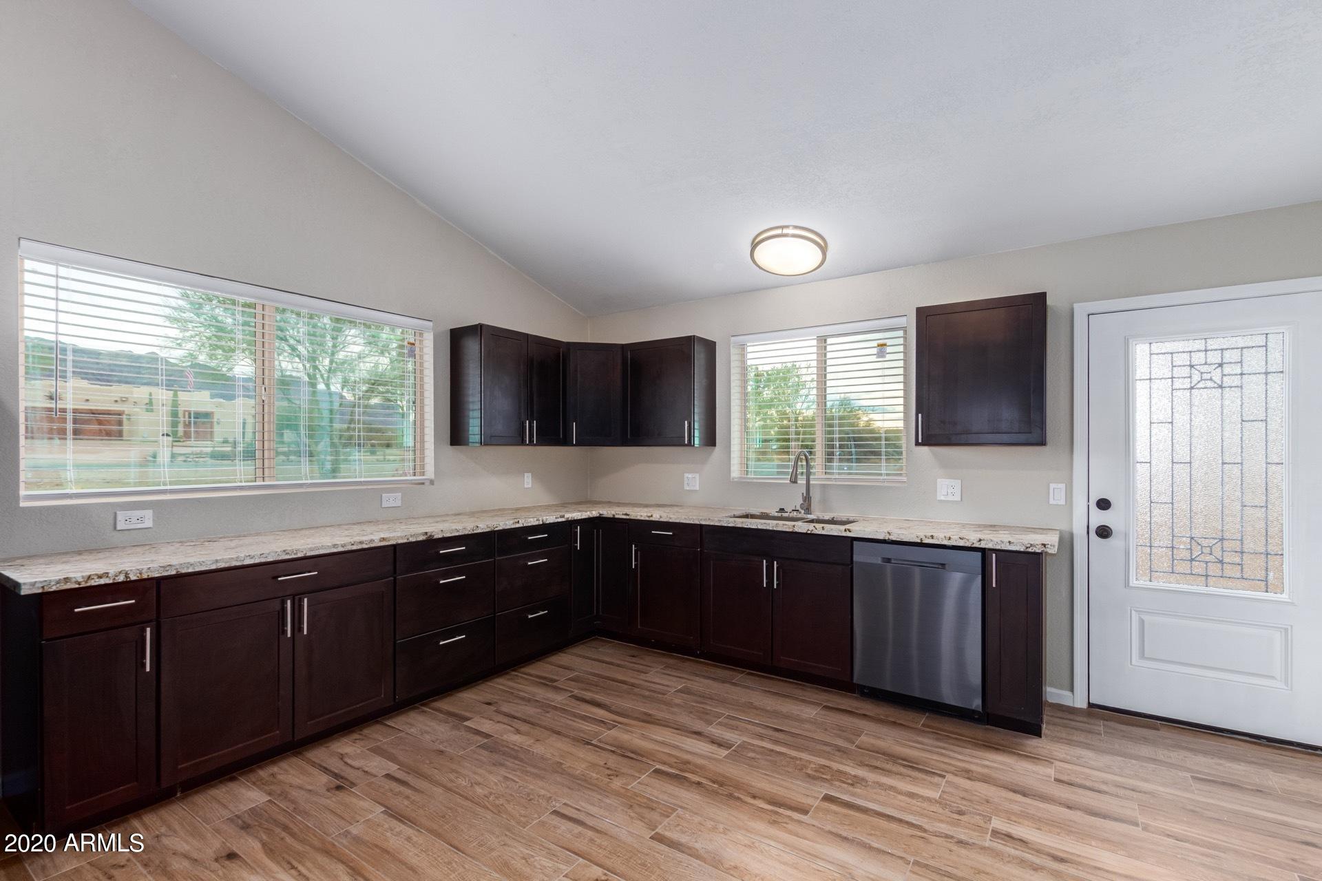 1250 North Mountain View Road Apache Junction, AZ 85119 - Photo 12 of 26 0010-Mountain View 10