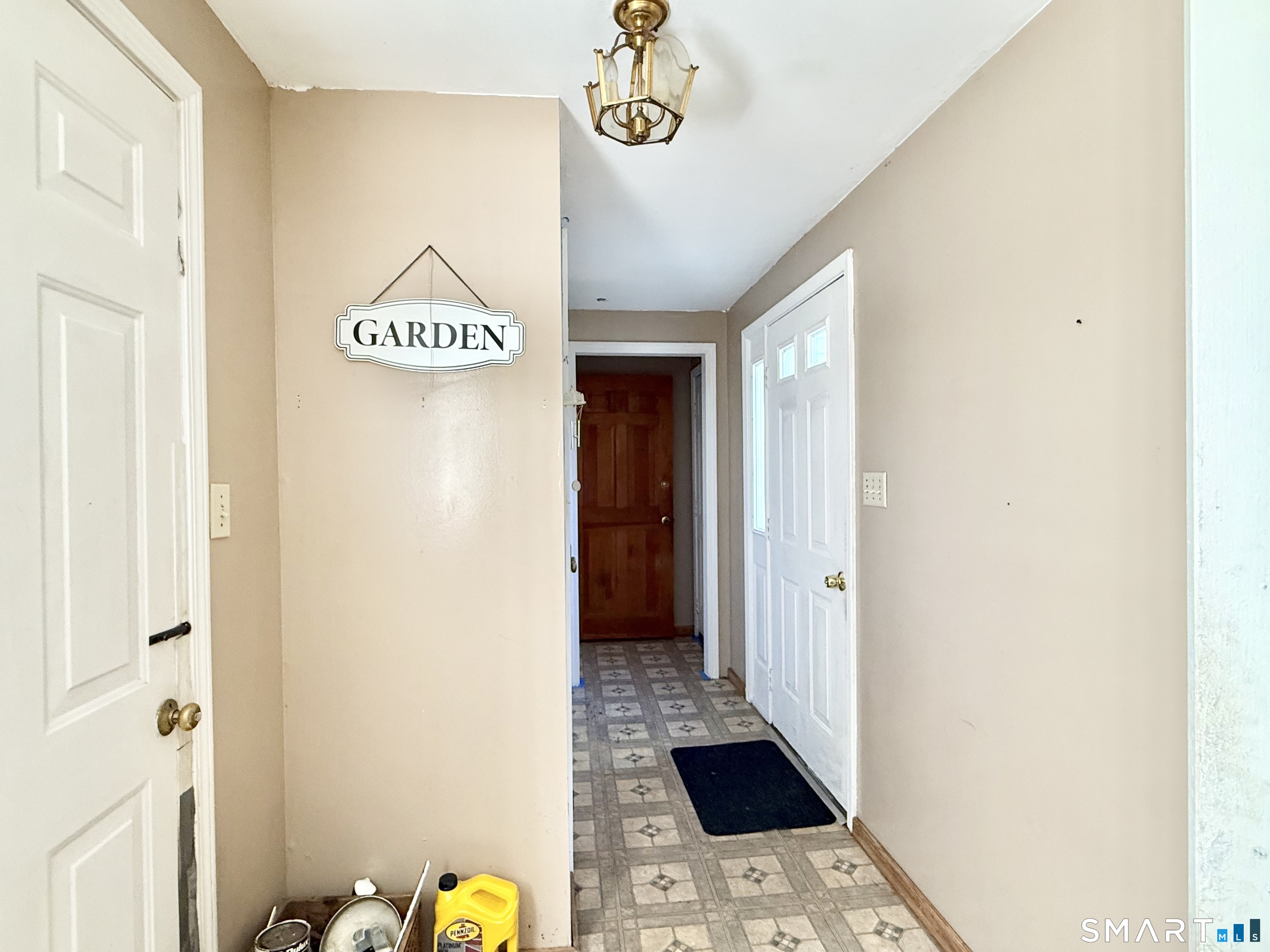 647 Bronson Road Fairfield, CT 06890 - Photo 15 of 21