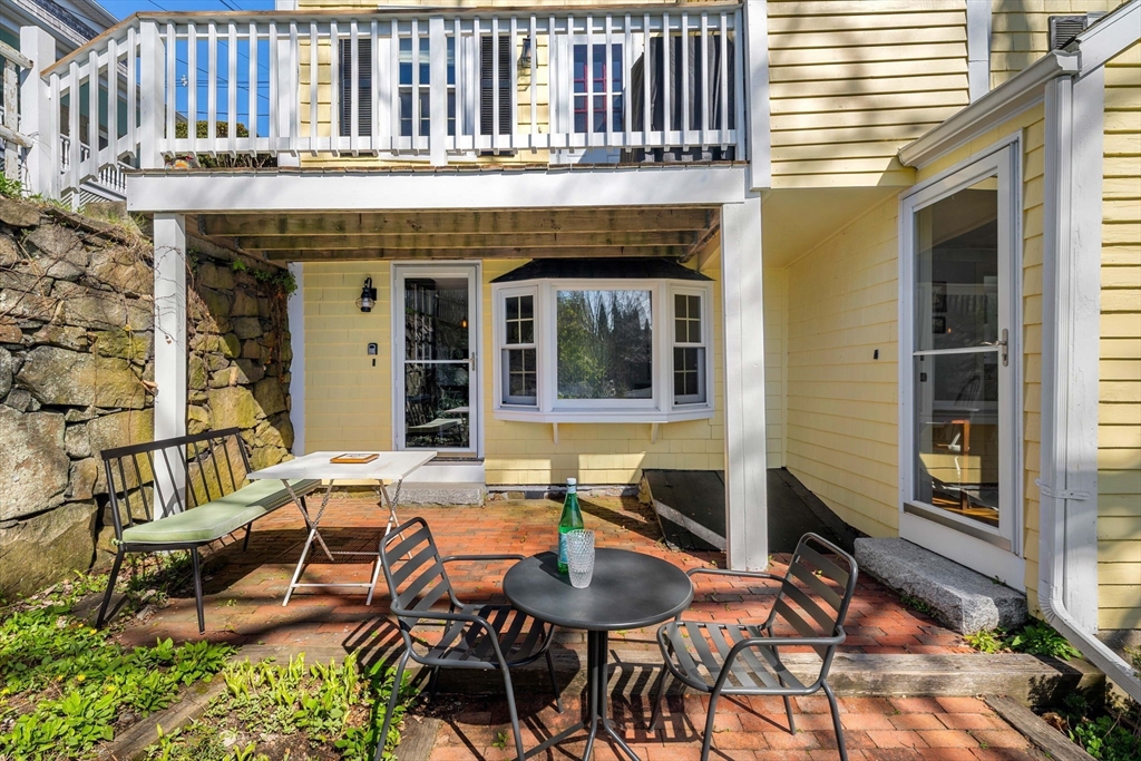 40 R Prospect Street, Unit 3 Marblehead, MA 01945 - Photo 2 of 34