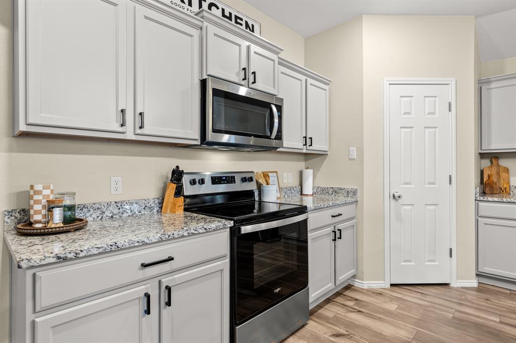 7201 Llano Drive China Spring, TX 76633 - Photo 11 of 39