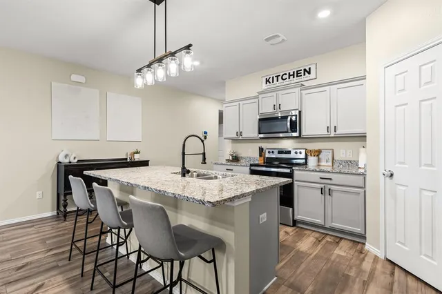 $307,900 | 7201 Llano Drive, China Spring, TX 76633