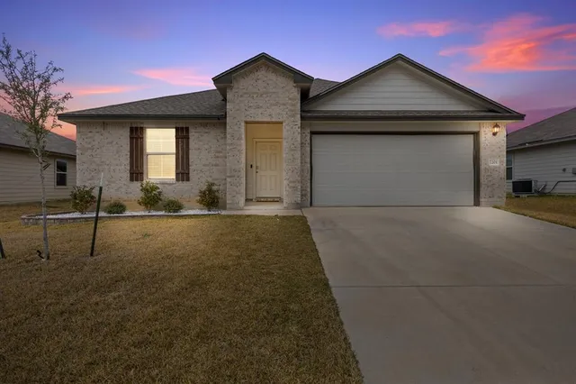 $307,900 | 7201 Llano Drive, China Spring, TX 76633