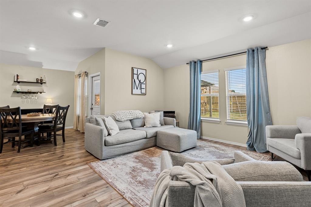 7201 Llano Drive China Spring, TX 76633 - Photo 4 of 39