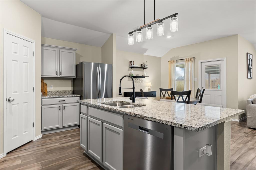 7201 Llano Drive China Spring, TX 76633 - Photo 9 of 39