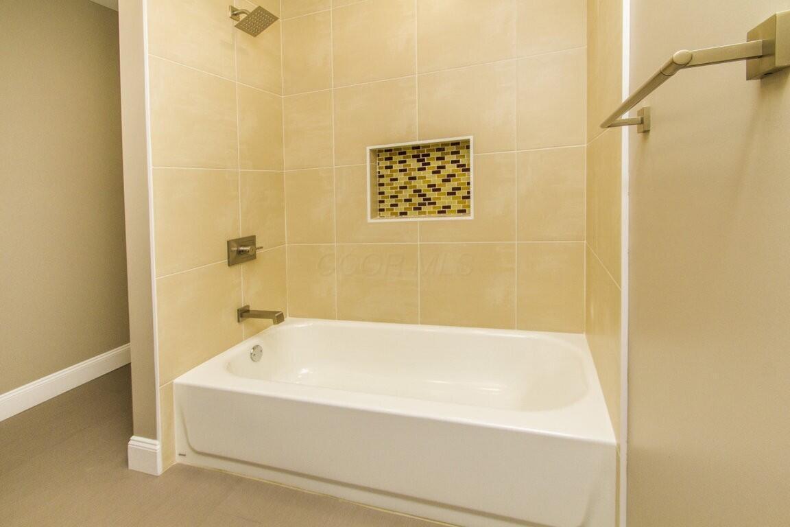 1428 Haddon Road Columbus, OH 43209 - Photo 44 of 69 Hall Bathroom