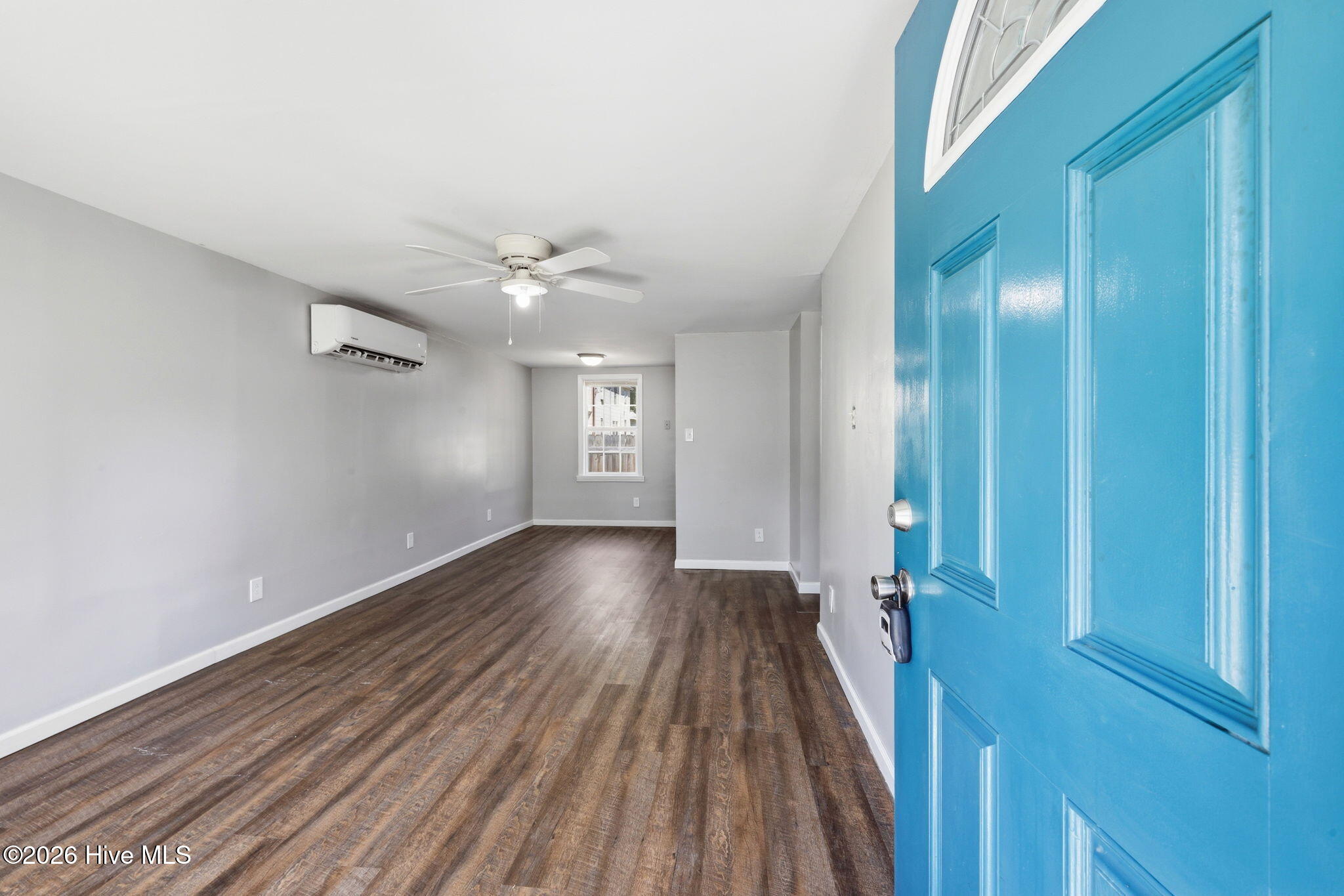 518 Ruth Avenue New Bern, NC 28560 - Photo 4 of 42 Living RM