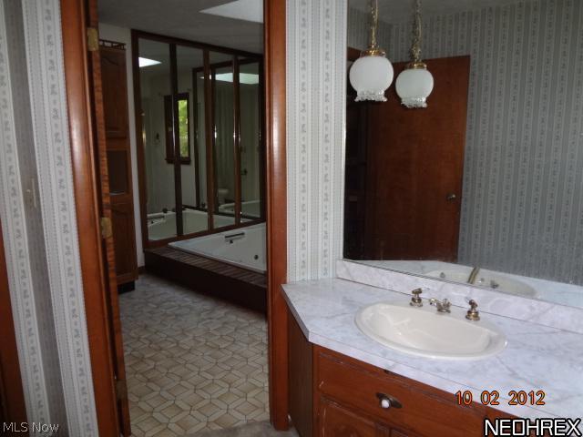 19481 Drake Road Strongsville, OH 44149 - Photo 8 of 15 Gallery Image 8