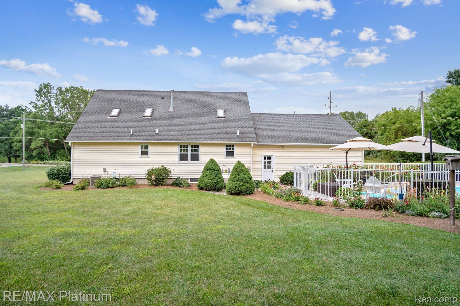 9433 Chambers Road Pinckney, MI 48169 - Photo 27 of 31 27.jpg