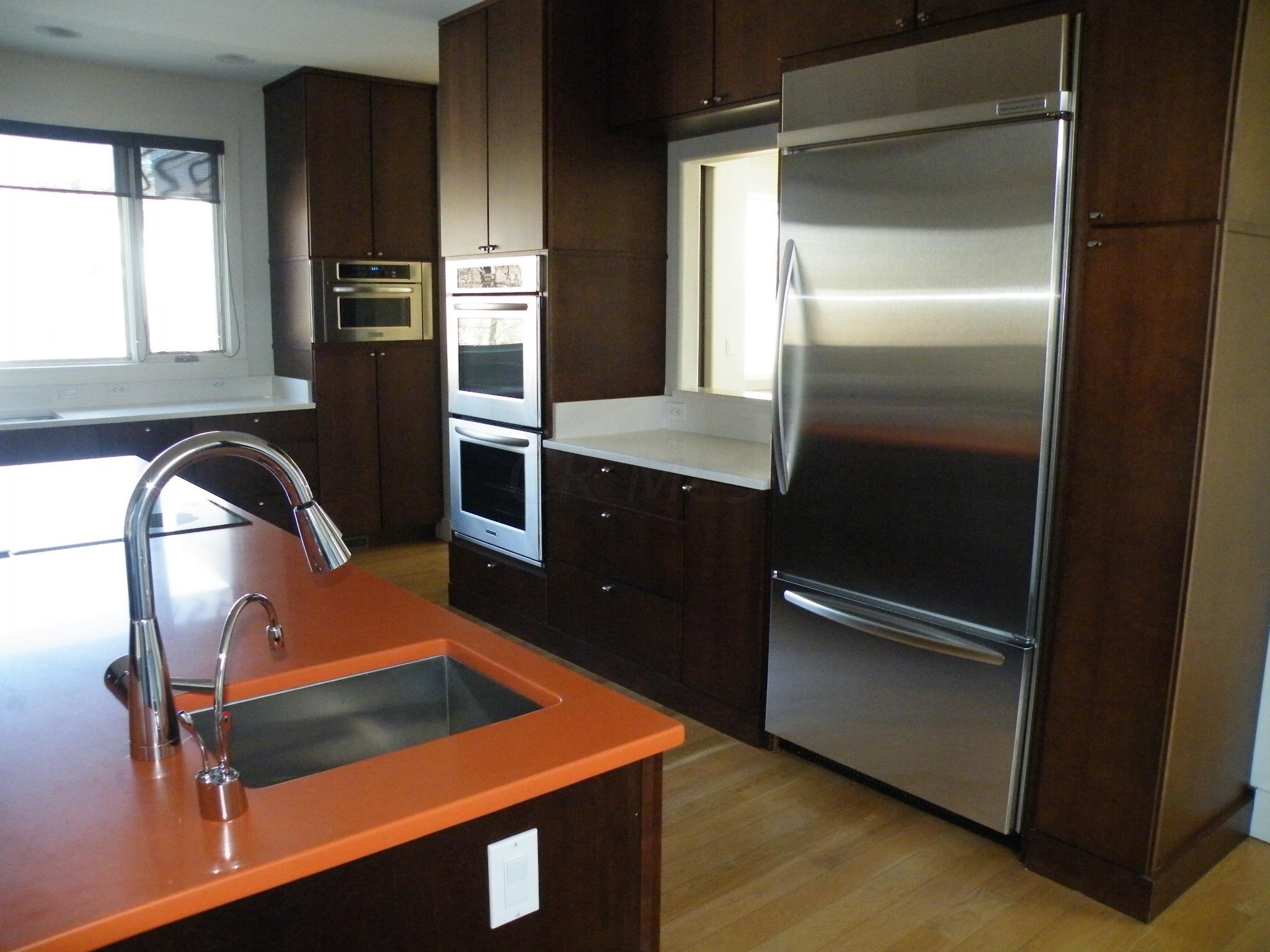 1260 McCoy Road Columbus, OH 43220 - Photo 15 of 51