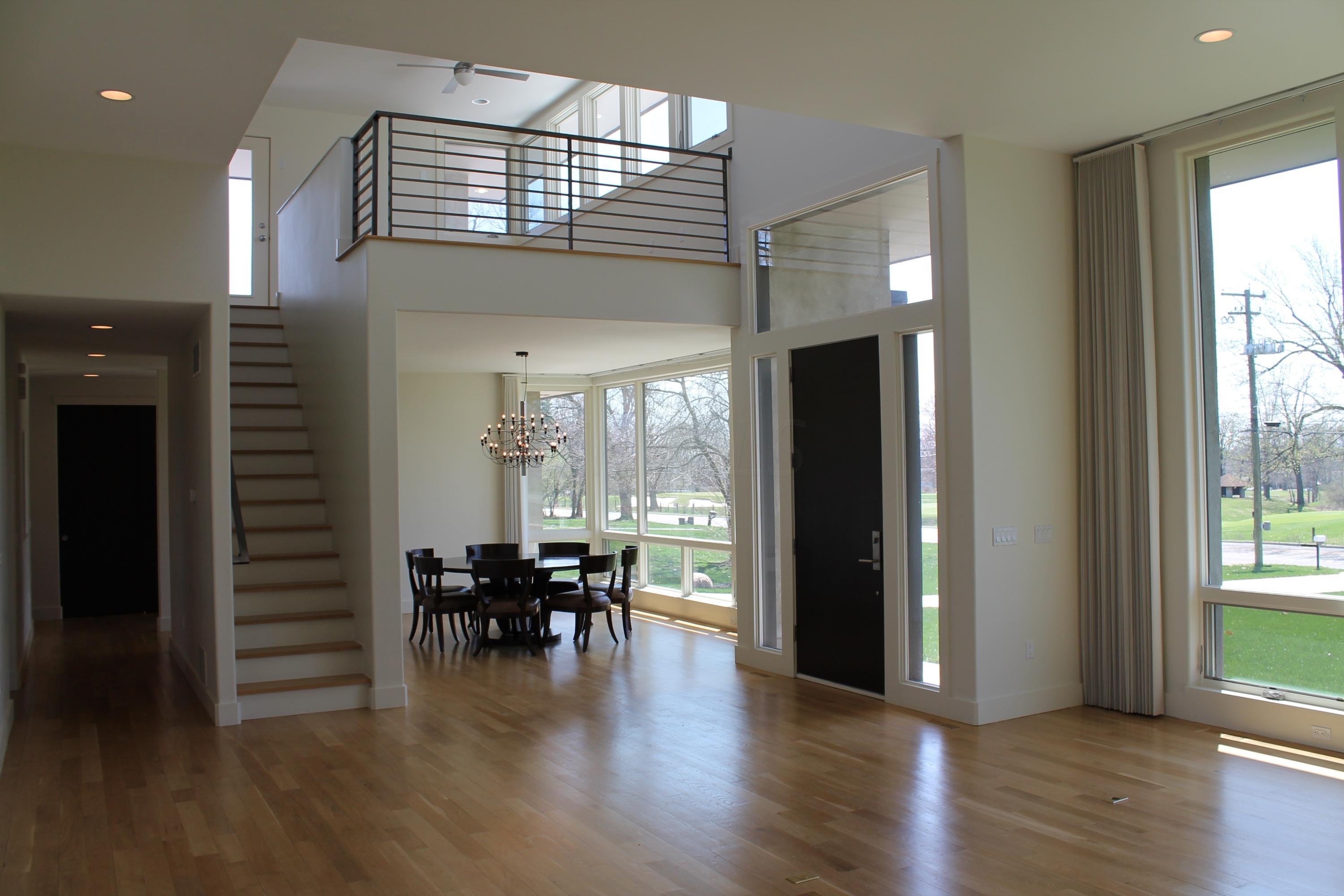 1260 McCoy Road Columbus, OH 43220 - Photo 5 of 51