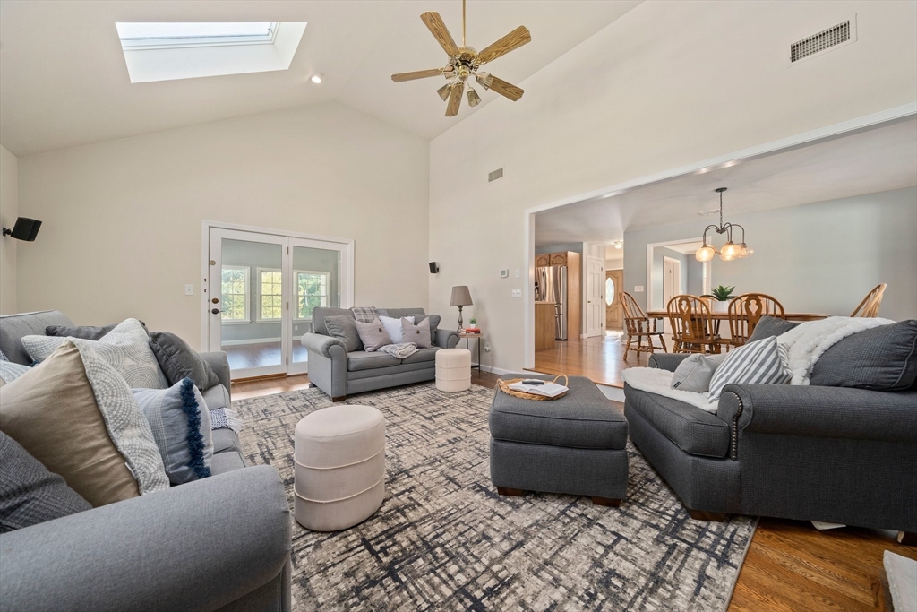 137 Birchwood Road Hanover, MA 02339 - Photo 9 of 29 Gallery Image 9