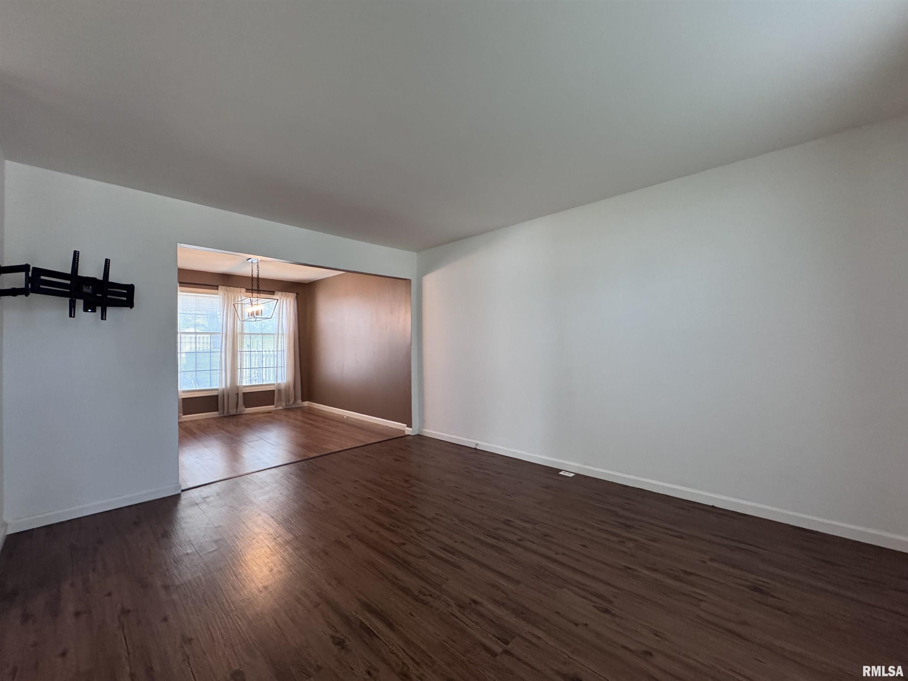 25 South Yorktown Road Macomb, IL 61455 - Photo 7 of 33 Gallery Image 7