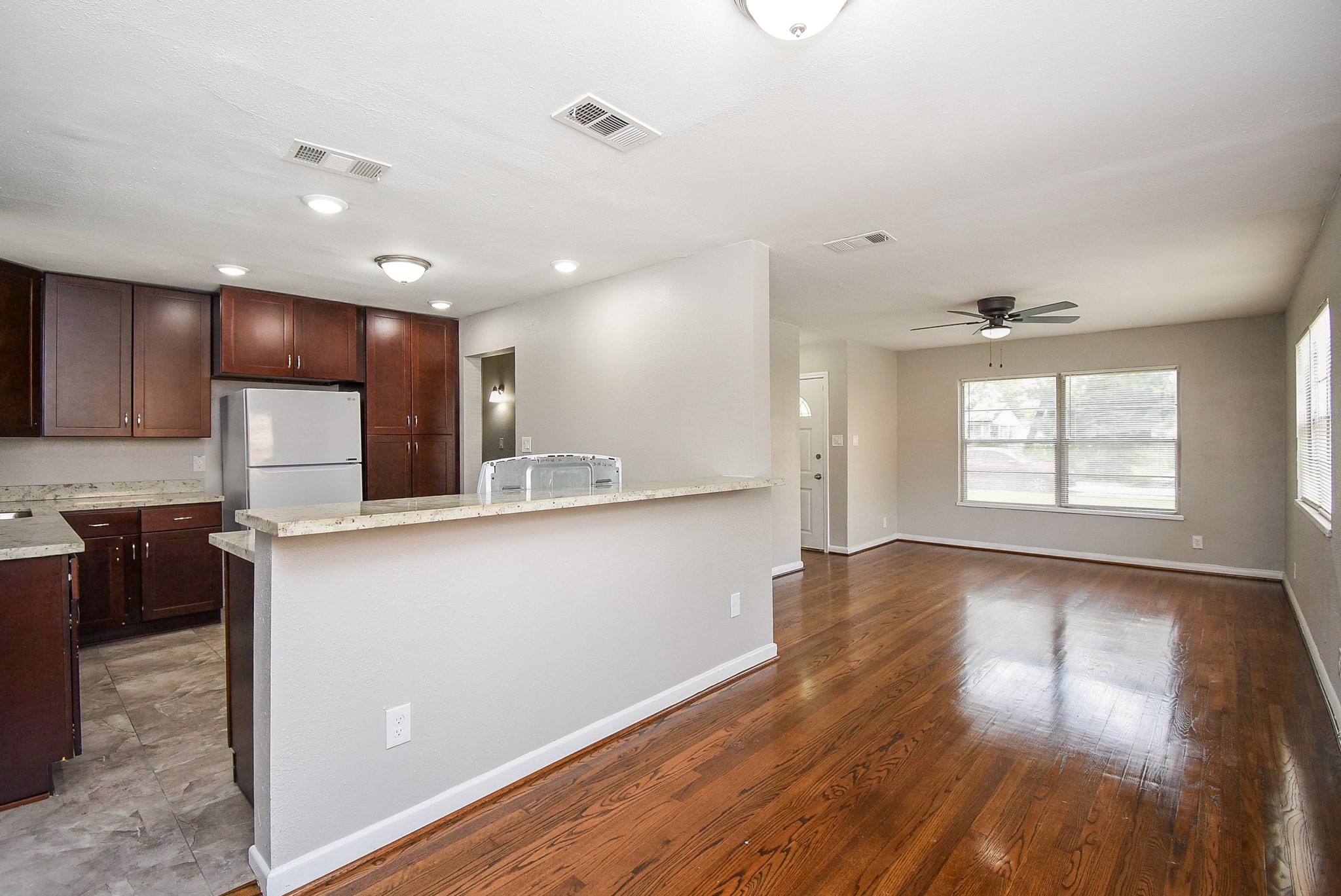 6223 Wayland Street Houston, TX 77021 - Photo 20 of 20 Open floor plan and updated kitchen.