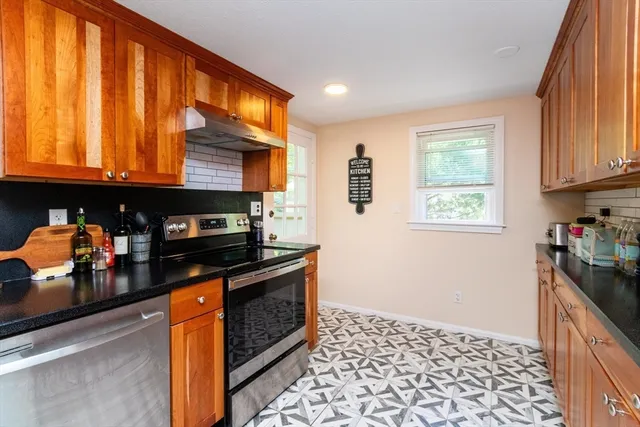 $549,900 | 154 Auburn Street, Whitman, MA 02382