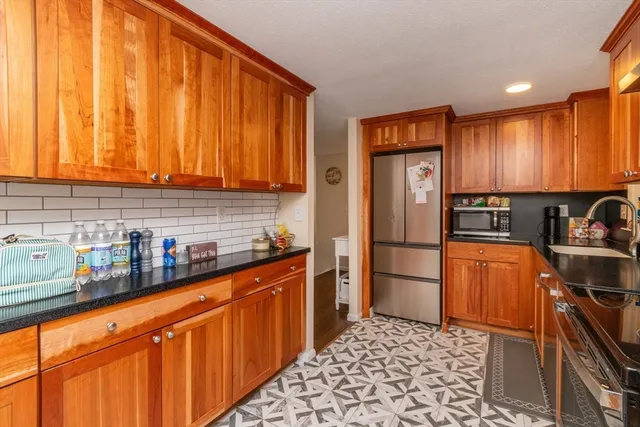 $549,900 | 154 Auburn Street, Whitman, MA 02382