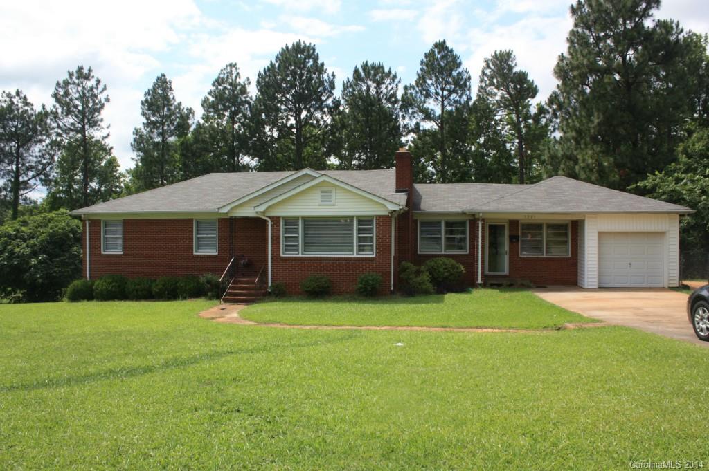 5321 Manning Road Charlotte, NC 28269 - Photo 1 of 19 Gallery Image 1