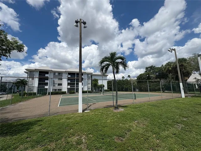 $2,350 | 721 North Pine Island Road, Unit 401, Plantation, FL 33324