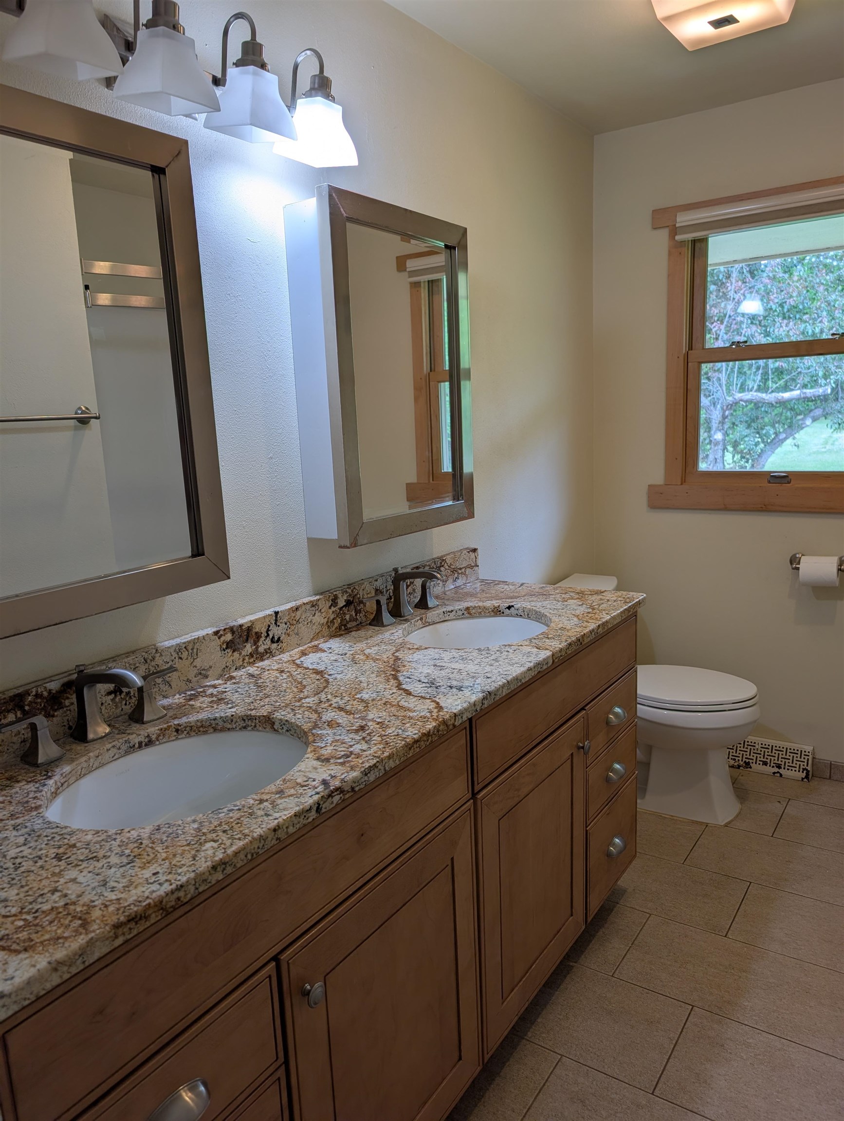 13835 Saunders Road Pecatonica, IL 61063 - Photo 10 of 24